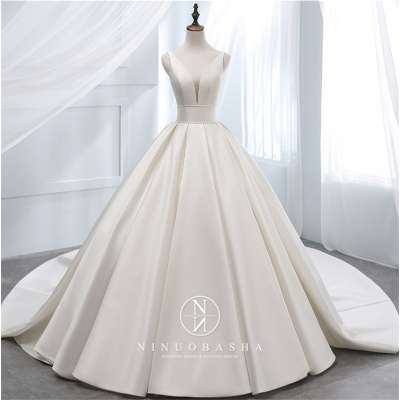 2019 Spring New Shoulders V-neck Satin Large  Train Skinny Simple Temperament Wedding Dress Bridal Gown